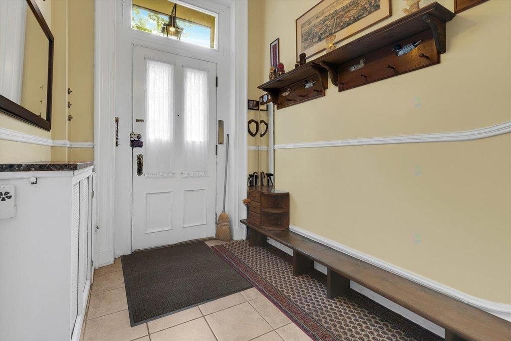 Hall d'entrée/Vestibule - 1819 Rue Baile, Montréal (Ville-Marie), QC - Indoor Photo Showing Other Room