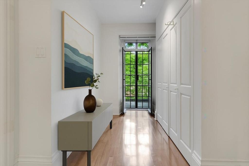 Chambre à coucher - 1819 Rue Baile, Montréal (Ville-Marie), QC - Indoor Photo Showing Other Room