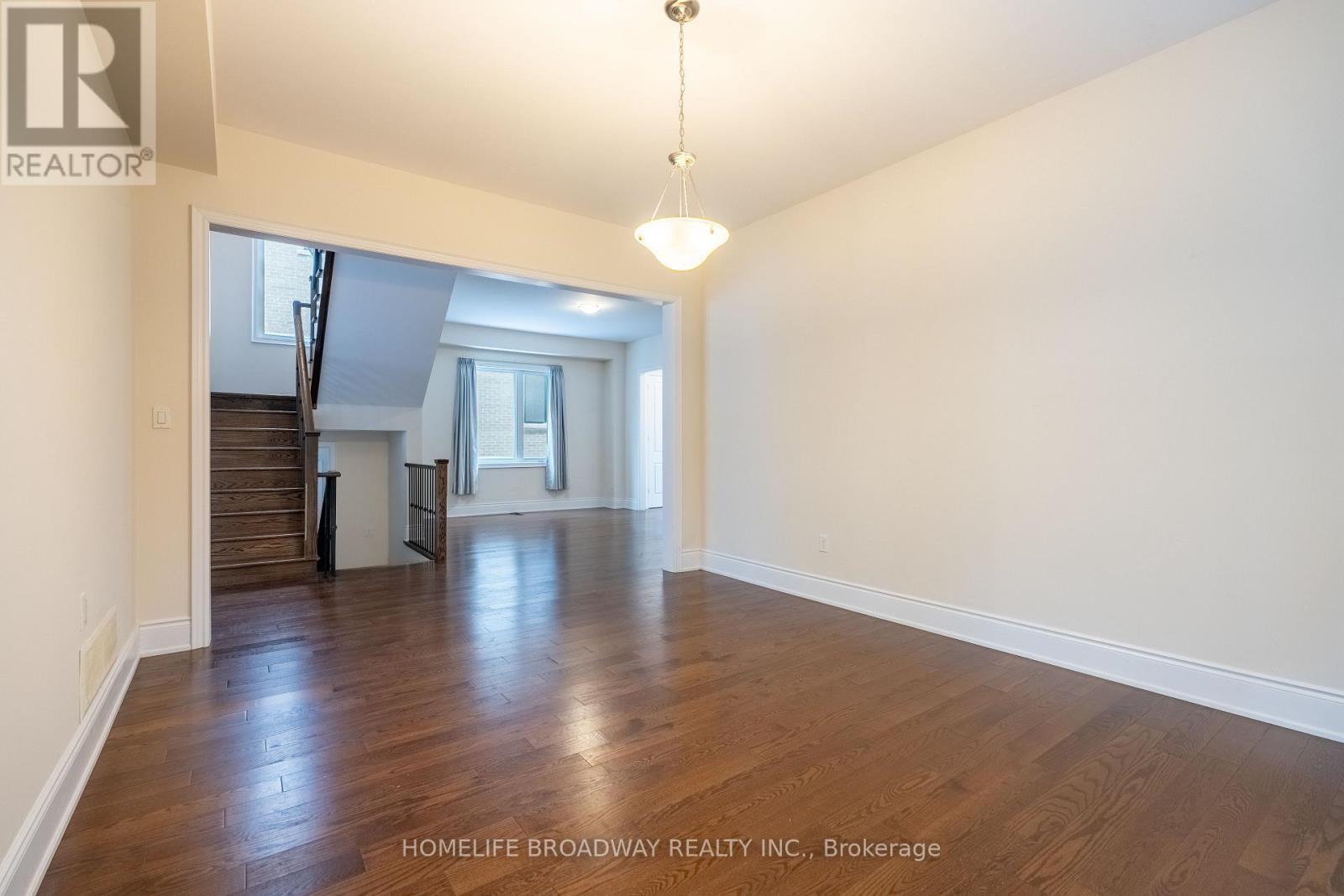 166 Conklin Crescent, Aurora, ON - Indoor Photo Showing Other Room