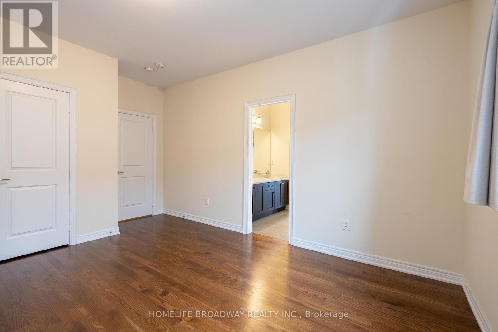 166 Conklin Crescent, Aurora, ON - Indoor Photo Showing Other Room