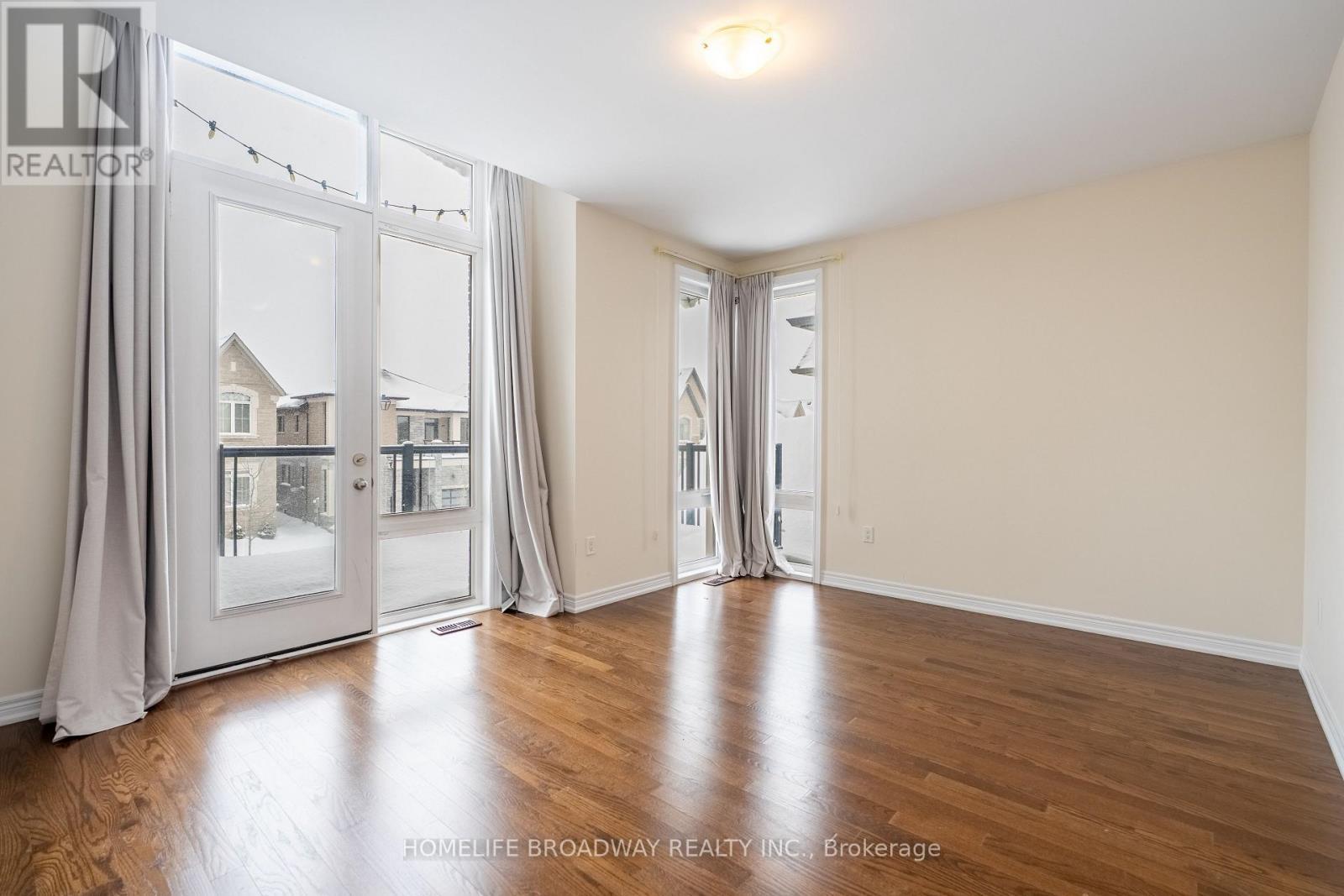 166 Conklin Crescent, Aurora, ON - Indoor Photo Showing Other Room