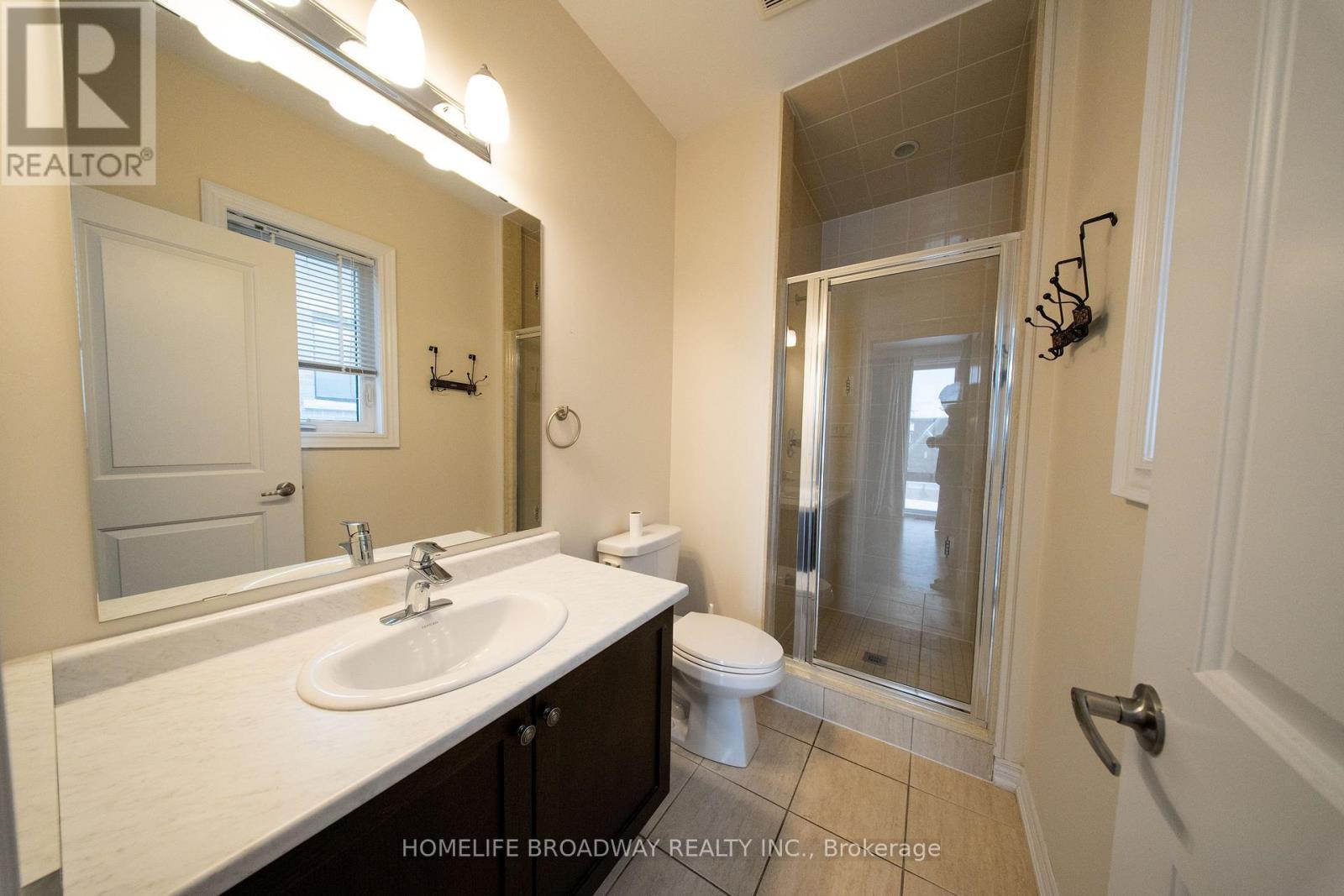 166 Conklin Crescent, Aurora, ON - Indoor Photo Showing Bathroom