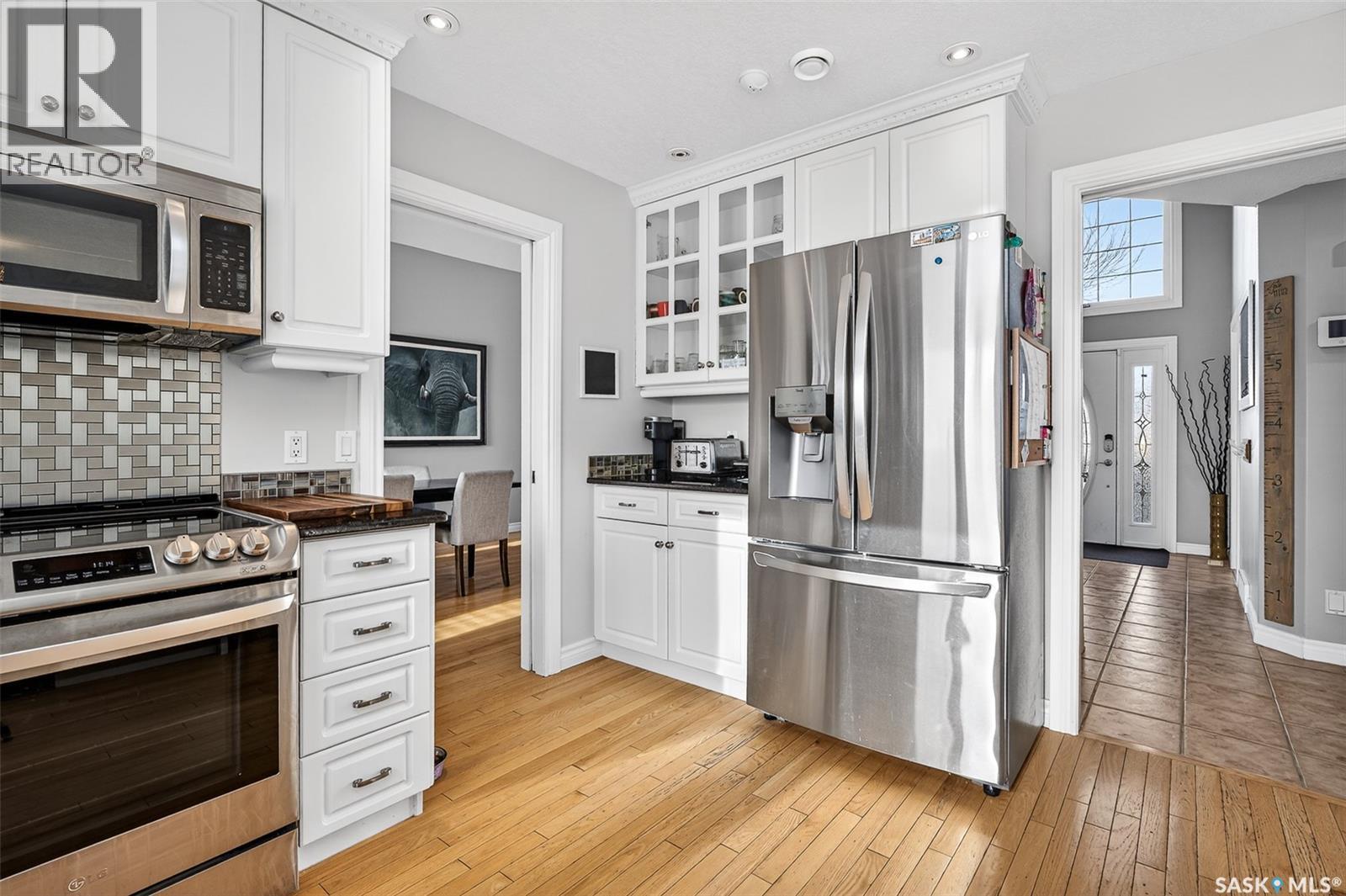 27 Marigold Crescent, Moose Jaw, SK - Indoor Photo Showing Kitchen With Upgraded Kitchen