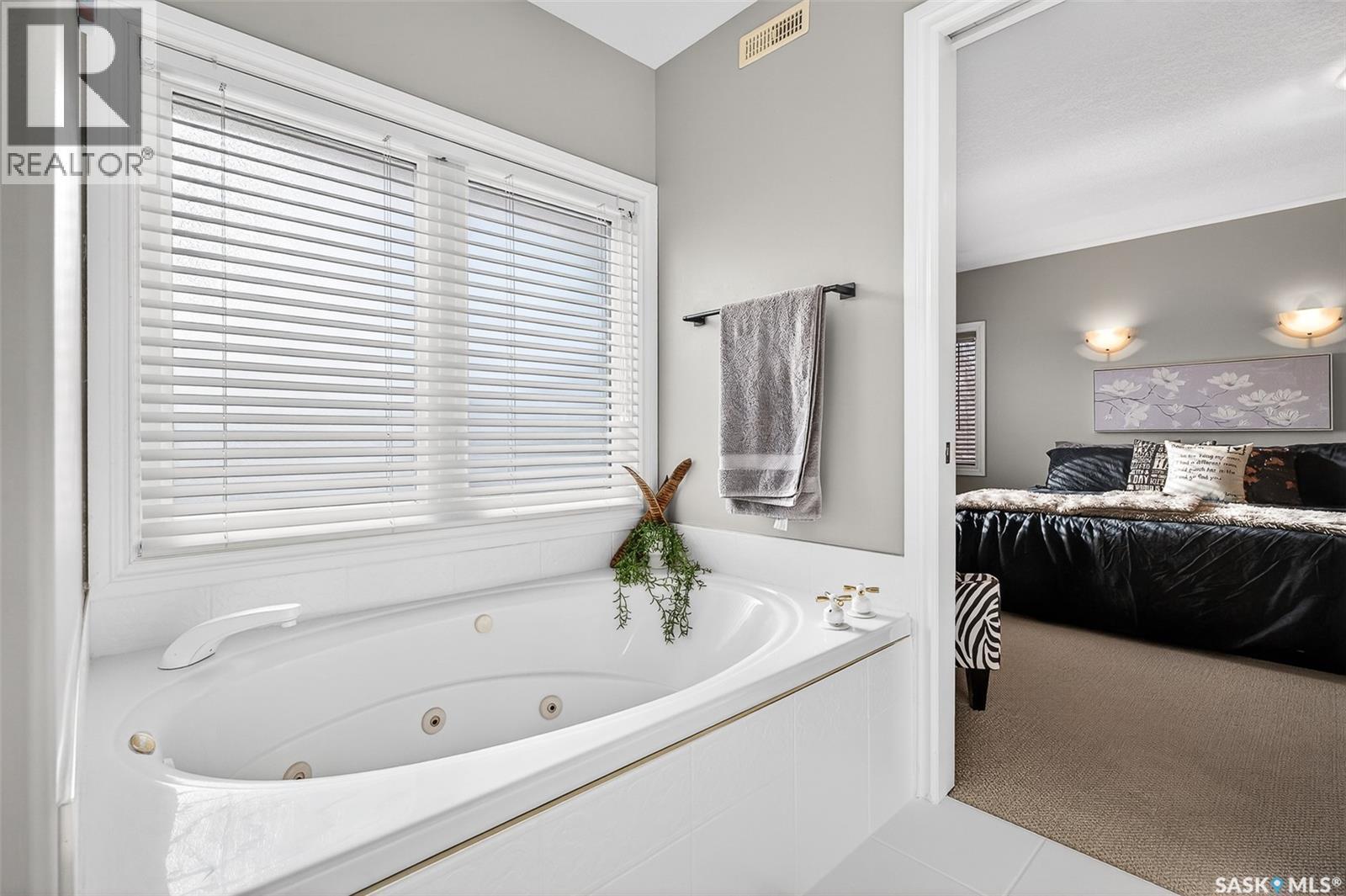 27 Marigold Crescent, Moose Jaw, SK - Indoor Photo Showing Bathroom