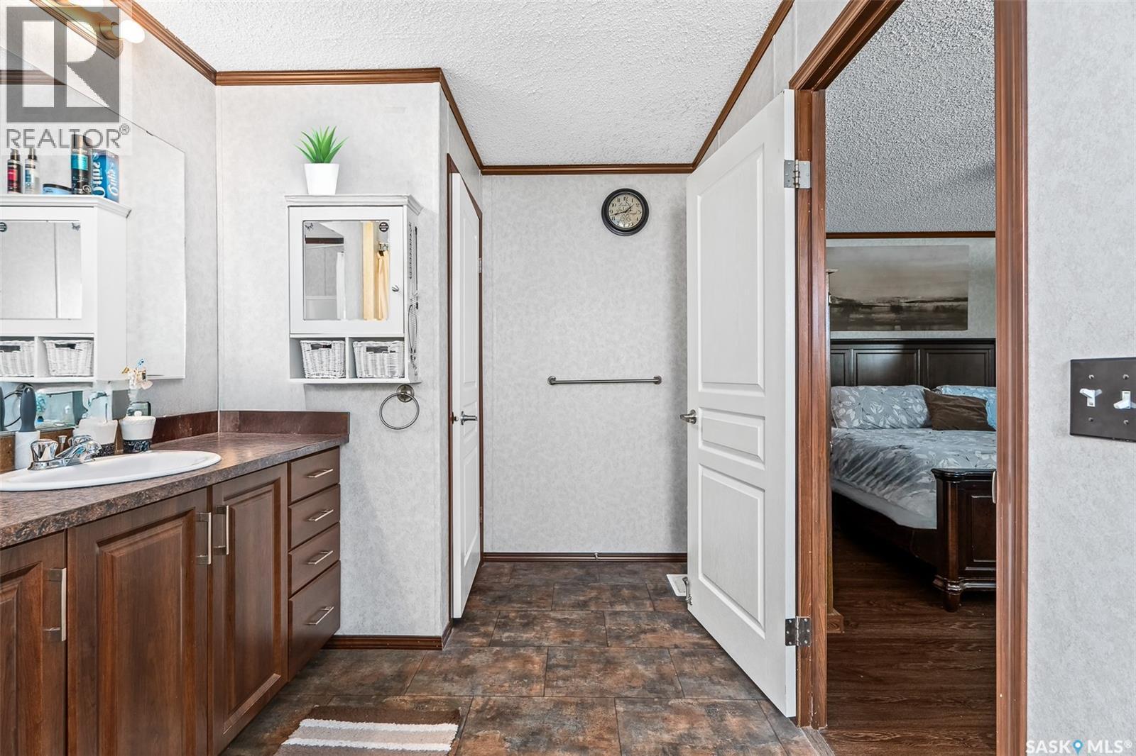 219 11 Highway, Chamberlain, SK