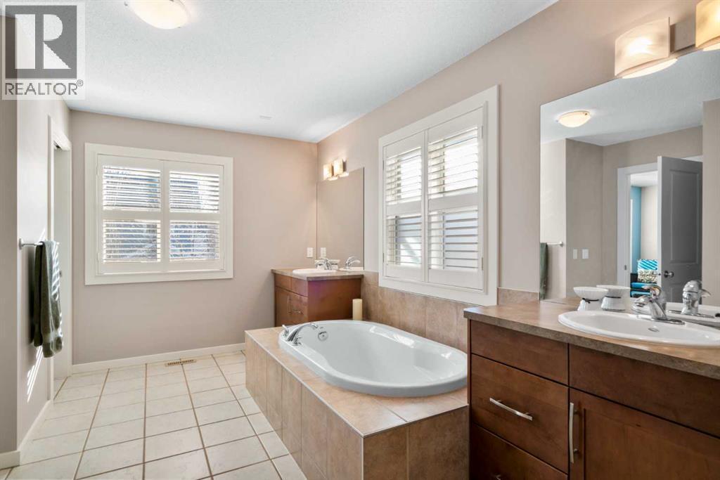 Amazing 5 pc. Ensuite - 5 Mahogany Square Se, Calgary, AB - Indoor Photo Showing Bathroom