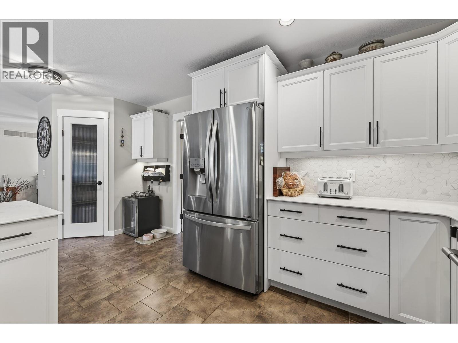 1487 Rosewood Drive, West Kelowna, BC - Indoor Photo Showing Kitchen