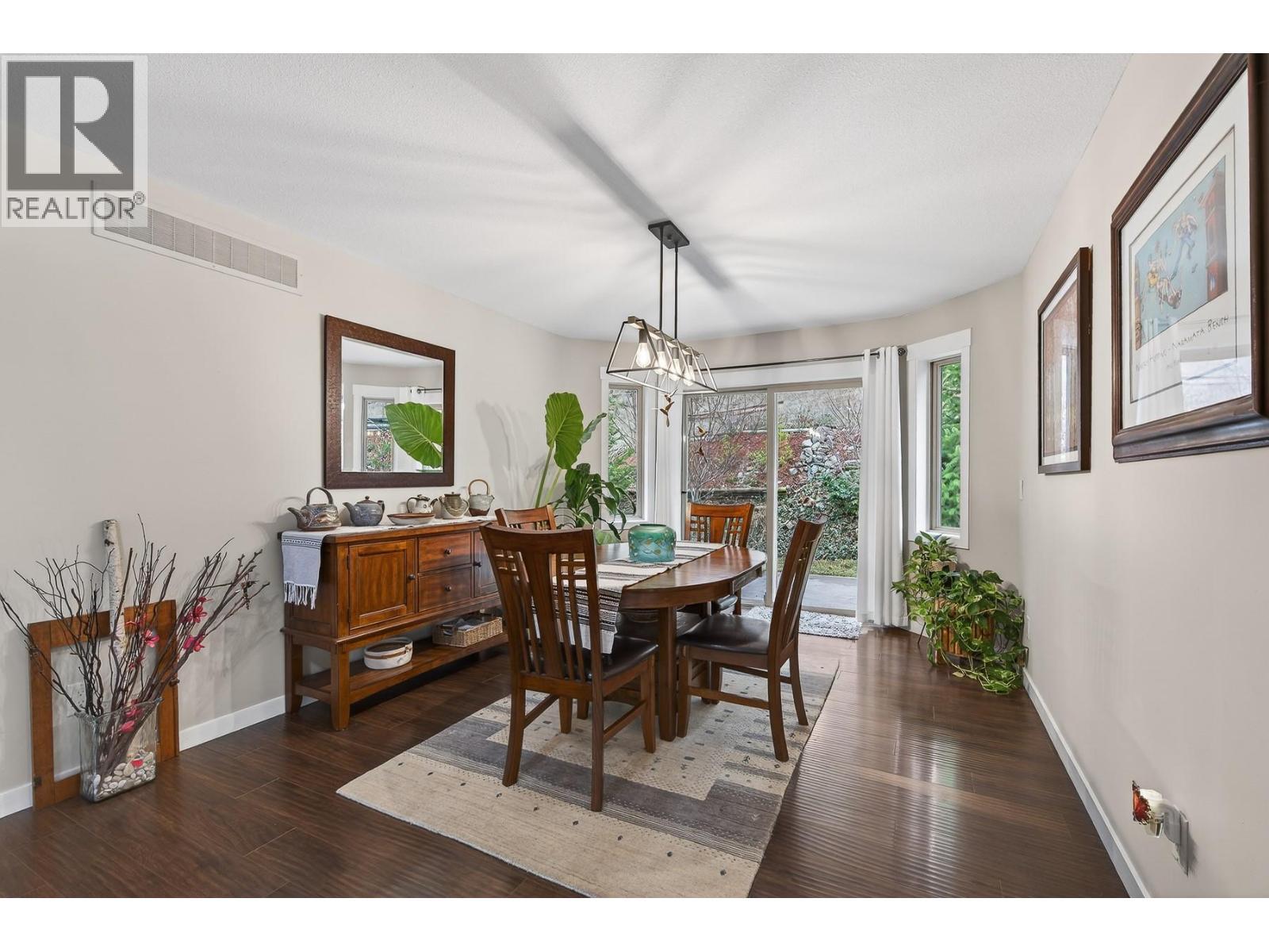 1487 Rosewood Drive, West Kelowna, BC - Indoor Photo Showing Dining Room