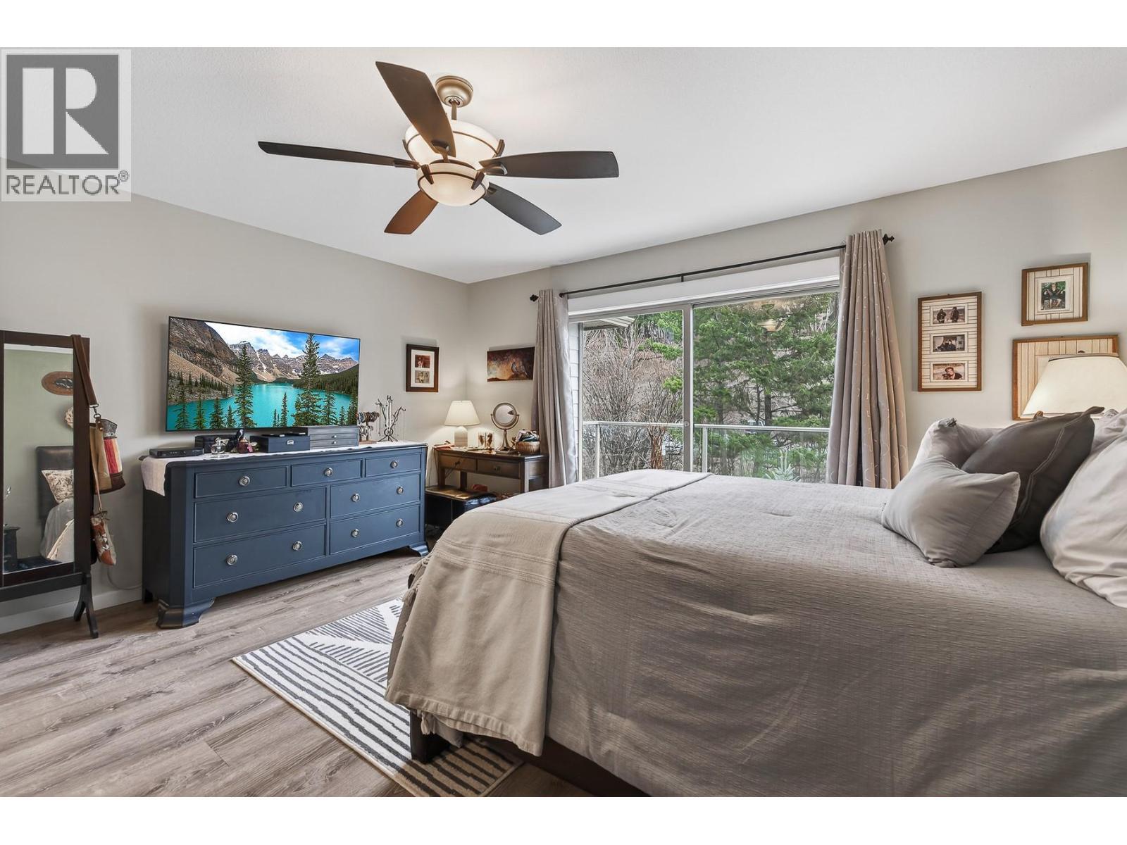 1487 Rosewood Drive, West Kelowna, BC - Indoor Photo Showing Bedroom