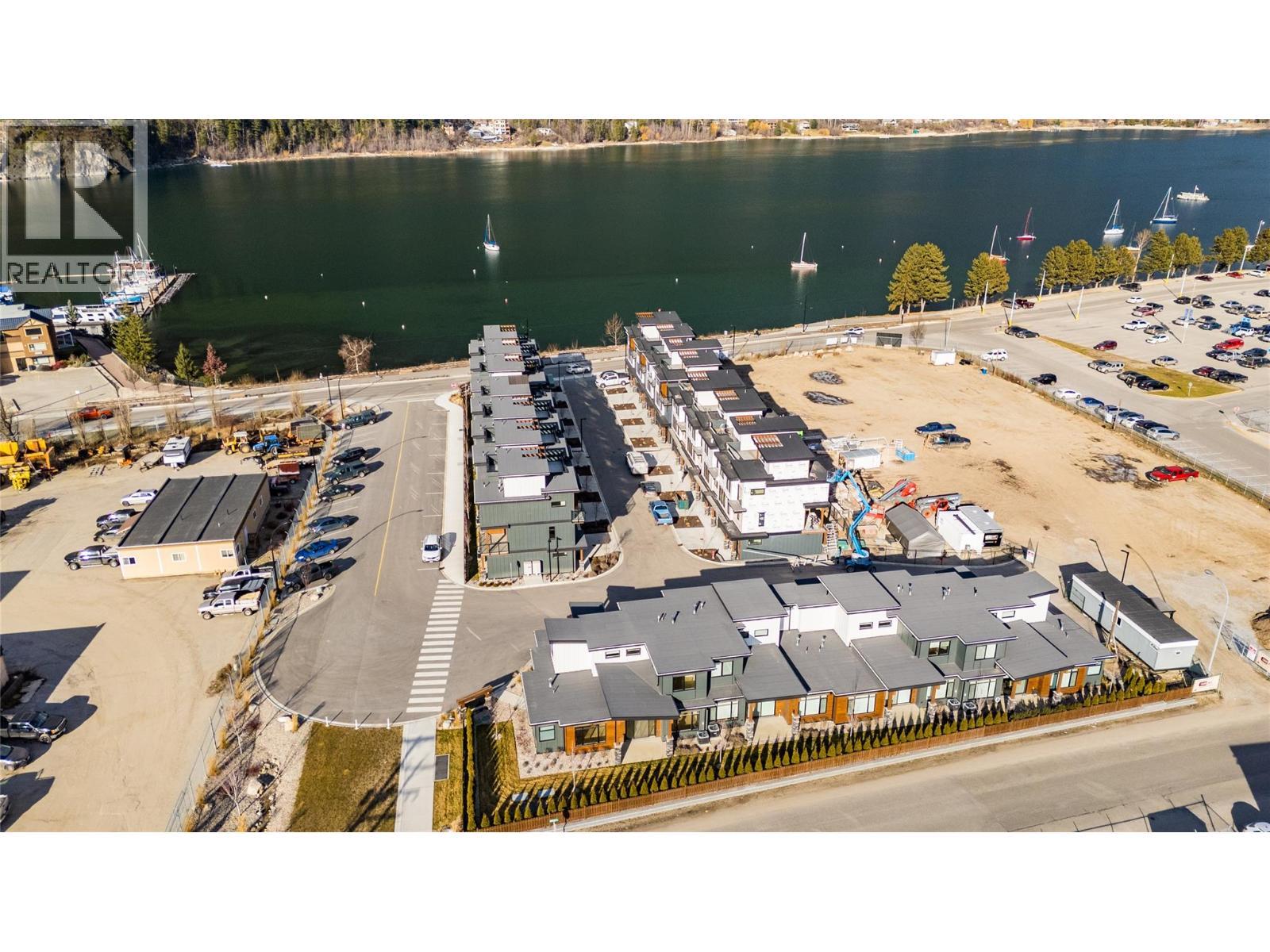 910 Lakeside Drive Unit# 401, Nelson, BC - Outdoor With Body Of Water With View