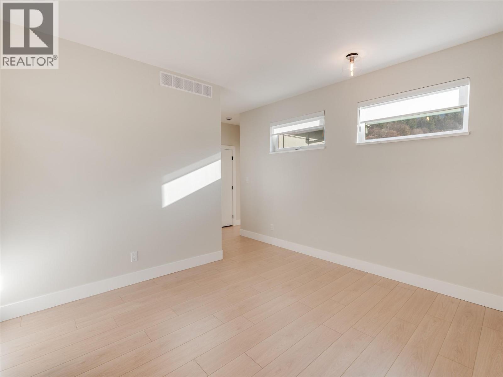 910 Lakeside Drive Unit# 401, Nelson, BC - Indoor Photo Showing Other Room
