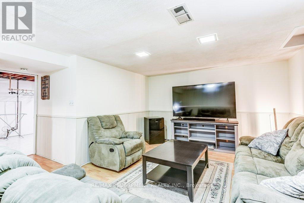 2779 Andorra Circle, Mississauga, ON - Indoor Photo Showing Living Room