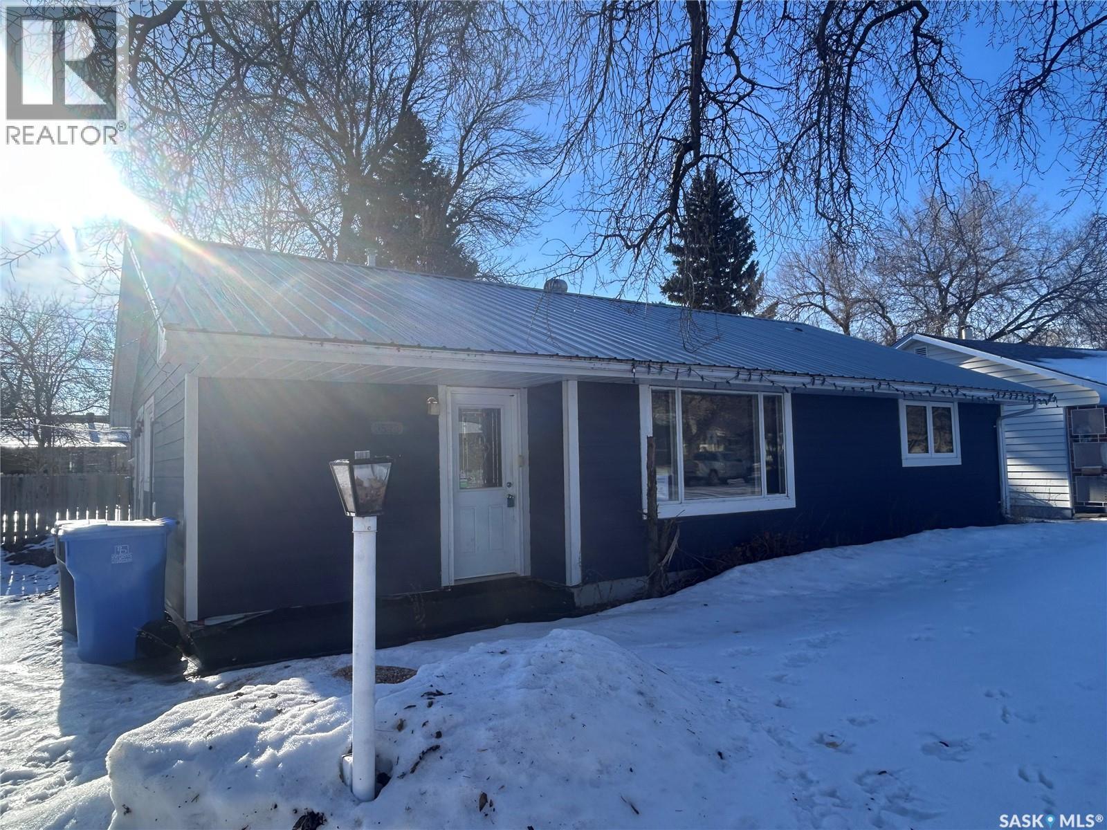 1523 Thorn Crescent, Estevan, SK - Outdoor