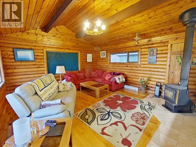 4002 Highway 101, Powell River, BC - Indoor