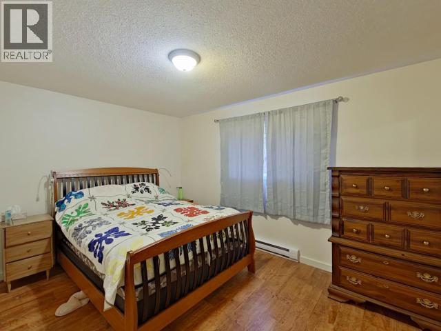 4002 Highway 101, Powell River, BC - Indoor Photo Showing Bedroom