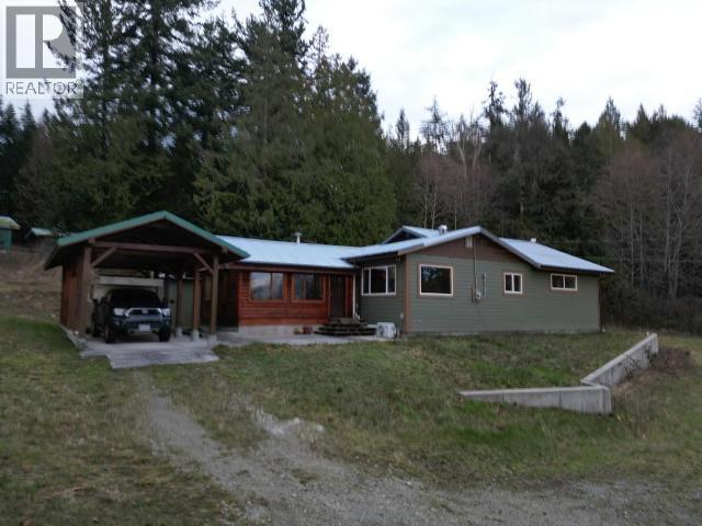4002 Highway 101, Powell River, BC - Outdoor