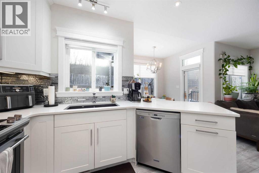 141 Pearson Drive, Fort Mcmurray, AB - Indoor Photo Showing Kitchen
