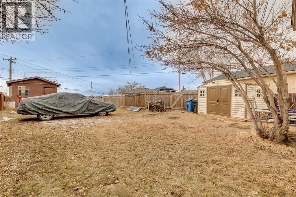 157 Penbrooke Close Se, Calgary, AB - Outdoor