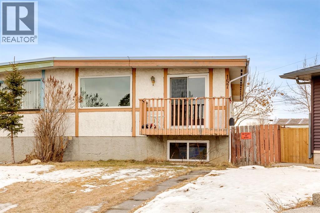 157 Penbrooke Close Se, Calgary, AB - Outdoor