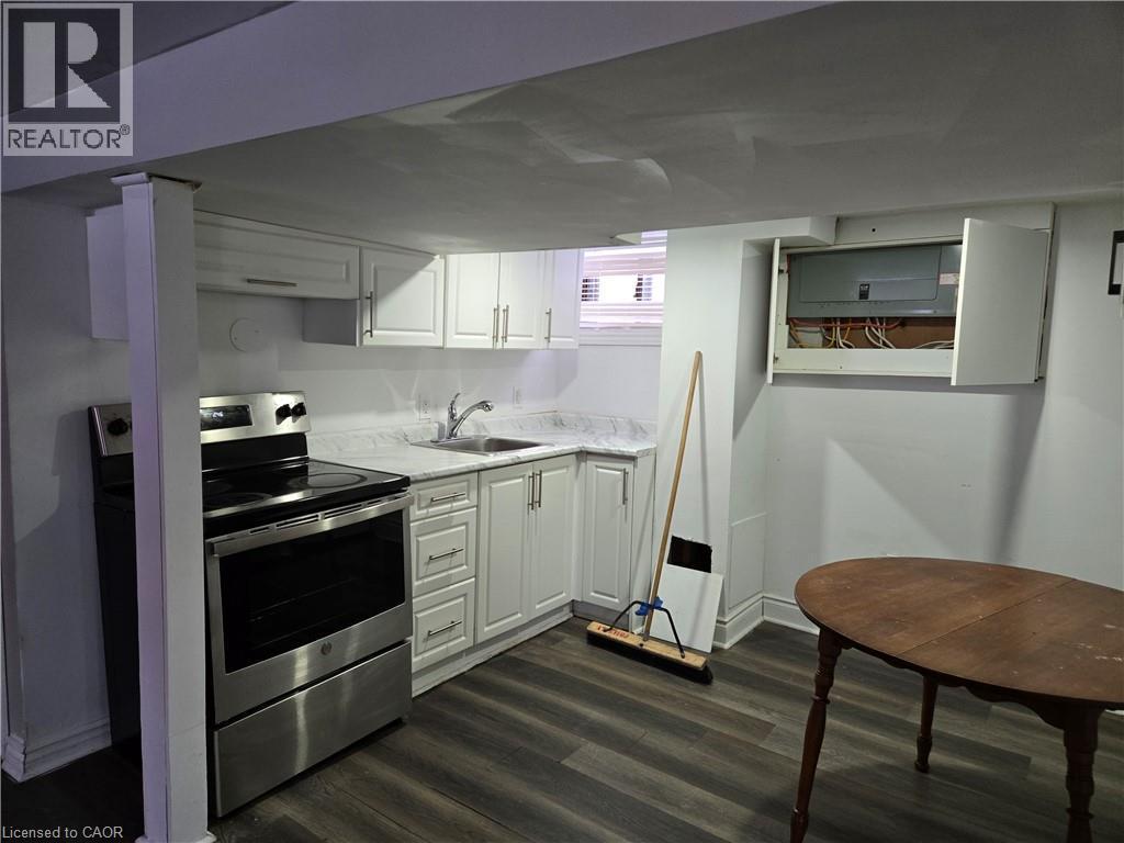 91 Barons Avenue S, Hamilton, ON - Indoor Photo Showing Kitchen
