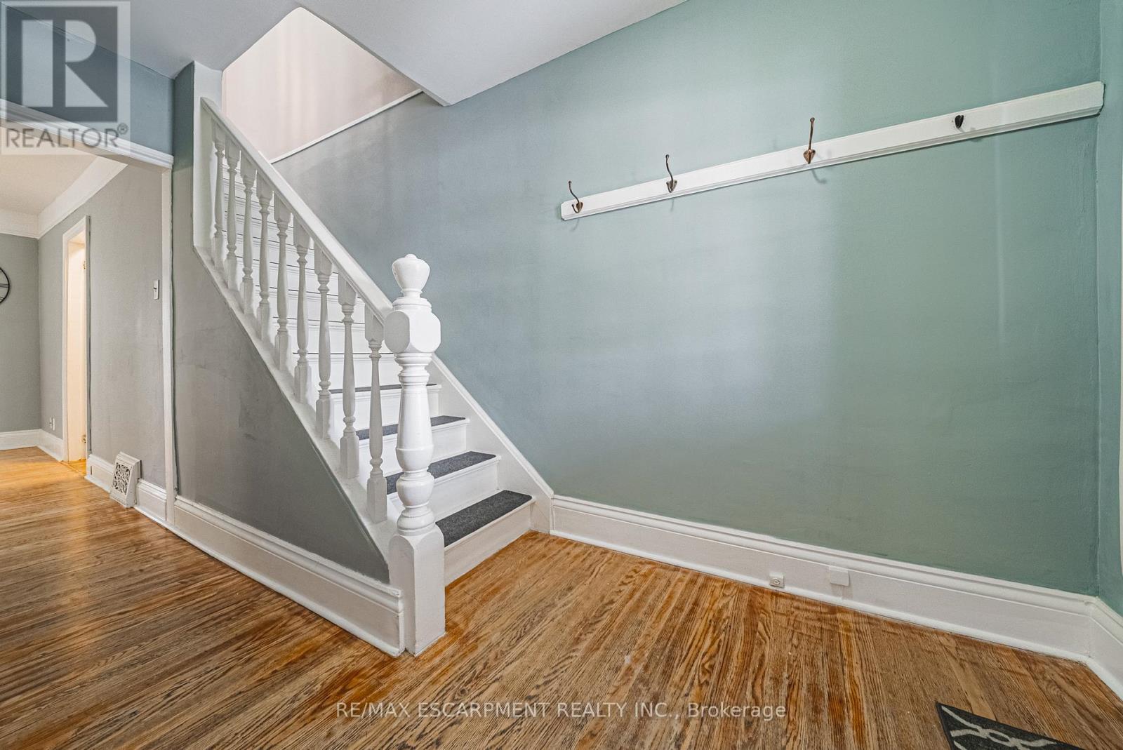 96 Case Street, Hamilton, ON - Indoor Photo Showing Other Room