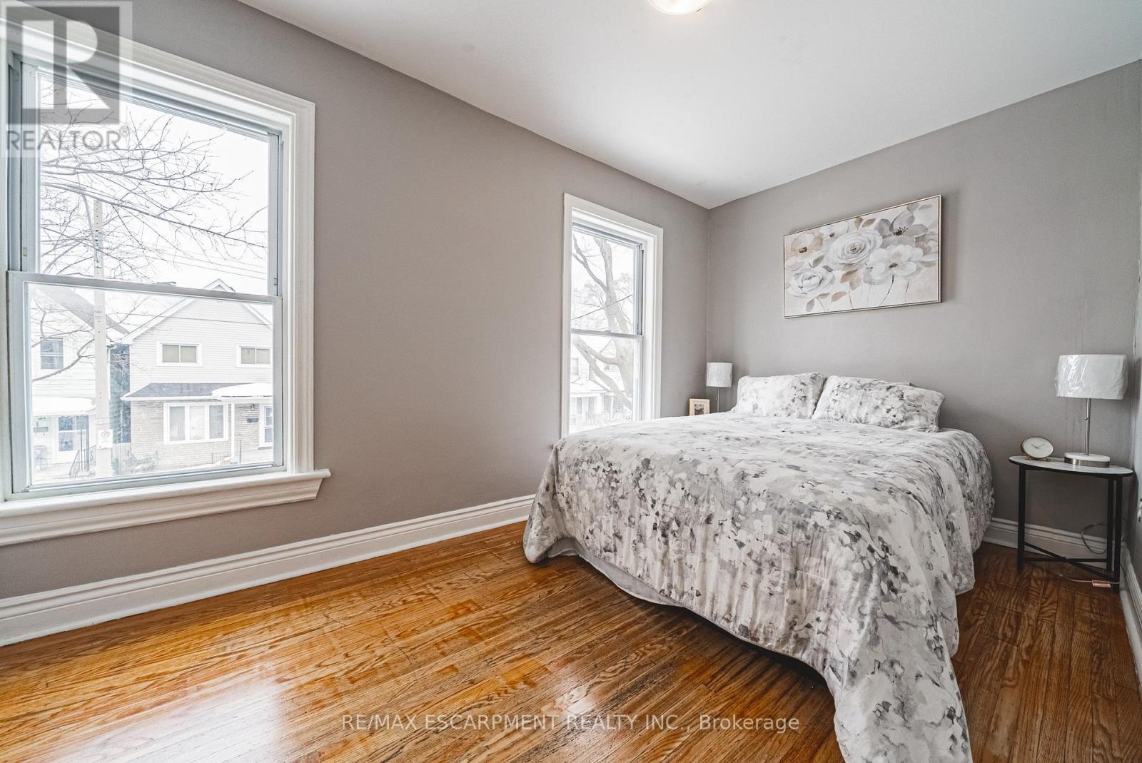 96 Case Street, Hamilton, ON - Indoor Photo Showing Bedroom