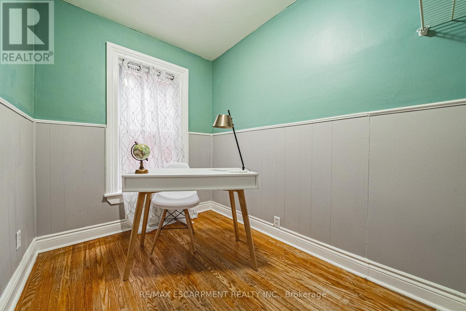 96 Case Street, Hamilton, ON - Indoor Photo Showing Other Room