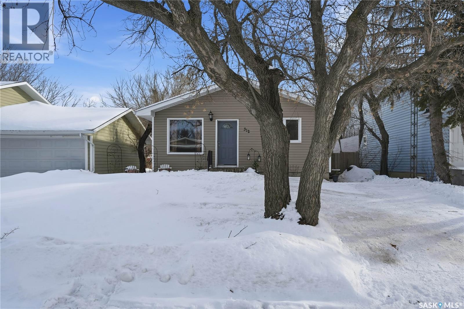 312 Grant Street, Davidson, SK - Outdoor
