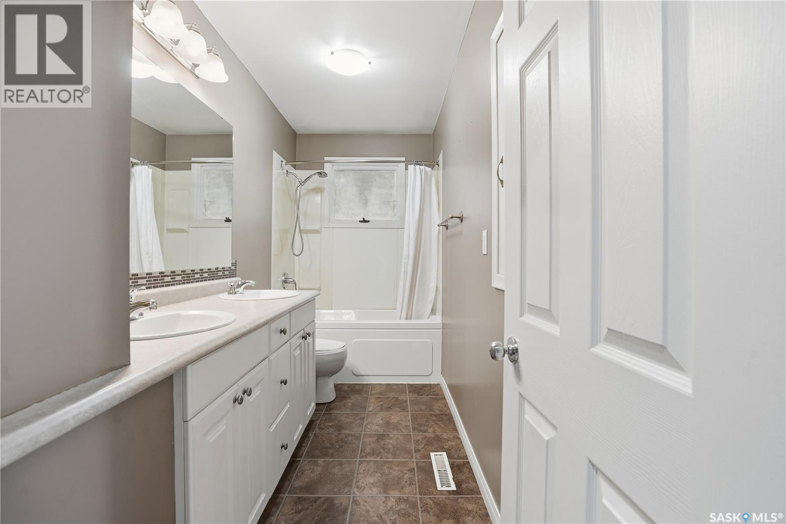 312 Grant Street, Davidson, SK - Indoor Photo Showing Bathroom