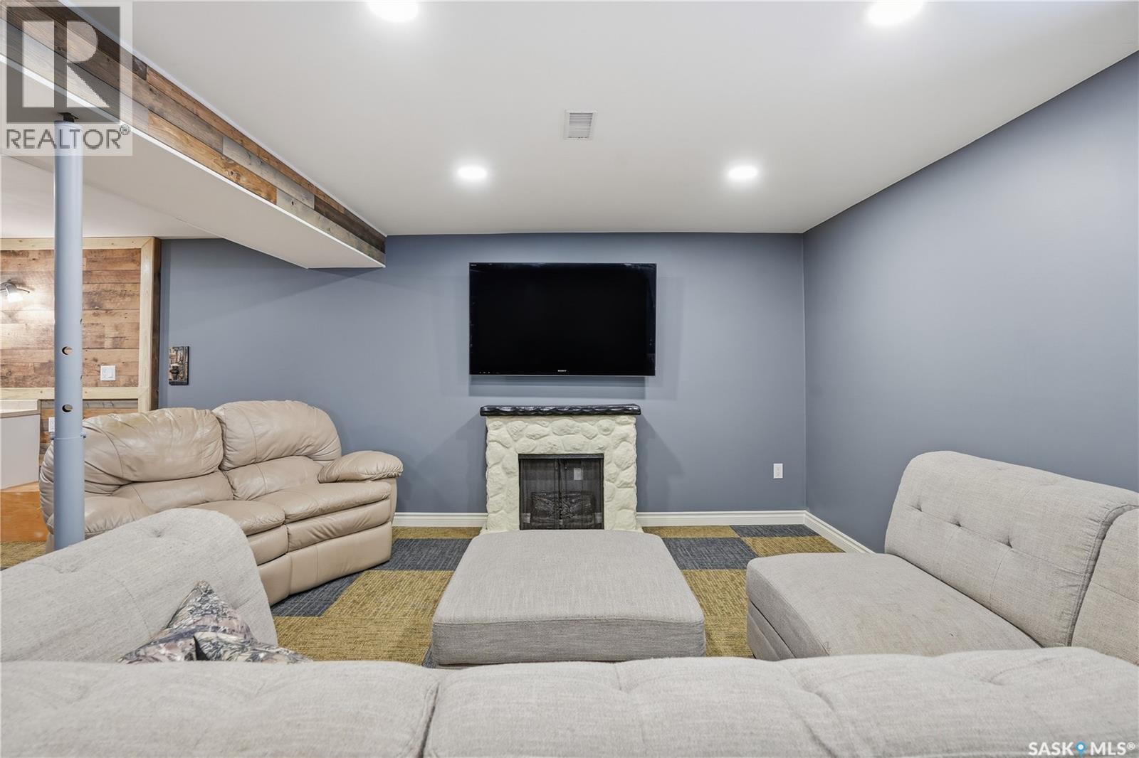312 Grant Street, Davidson, SK - Indoor Photo Showing Basement With Fireplace
