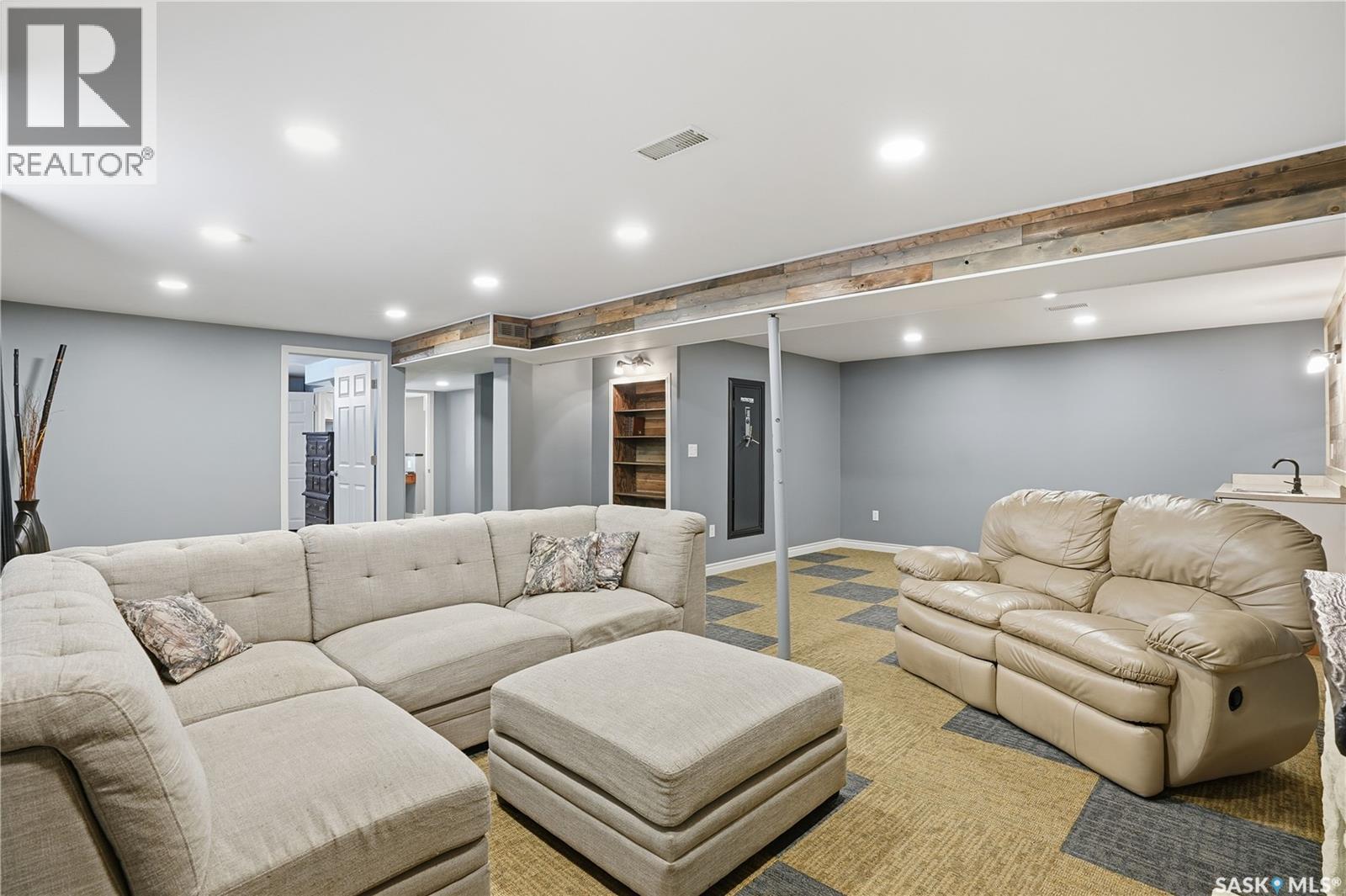 312 Grant Street, Davidson, SK - Indoor