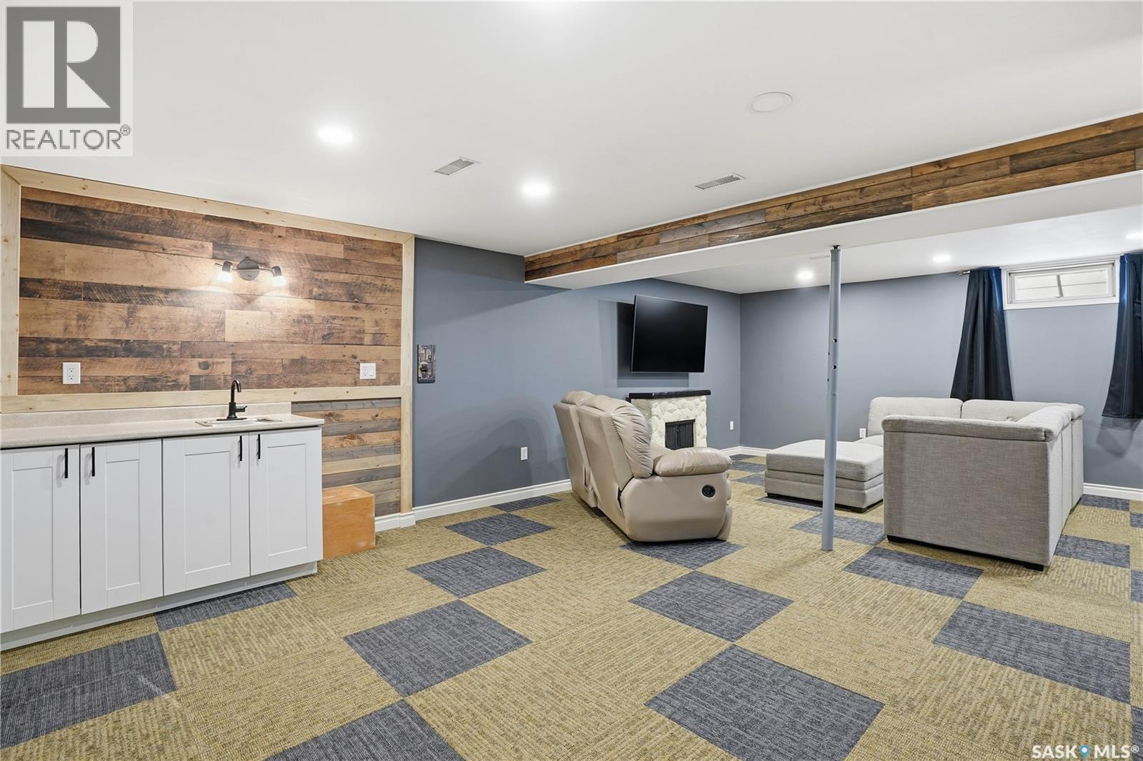 312 Grant Street, Davidson, SK - Indoor