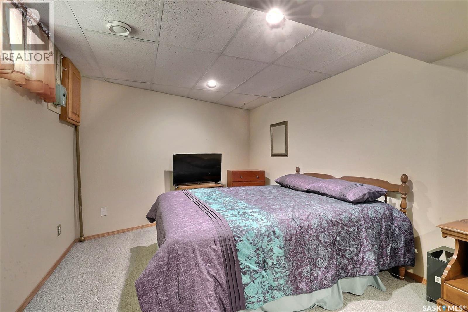 6302 Engel Drive, Regina, SK - Indoor Photo Showing Bedroom