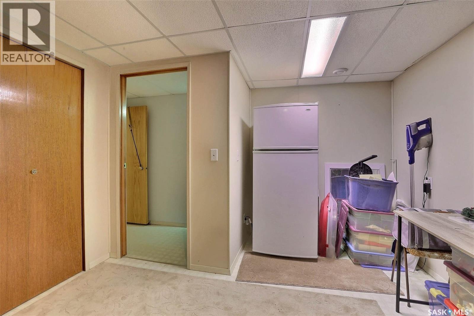 6302 Engel Drive, Regina, SK - Indoor