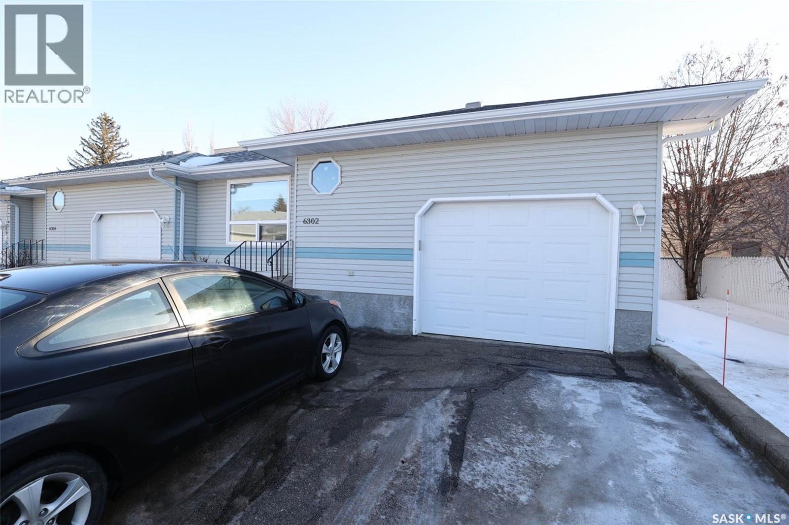 6302 Engel Drive, Regina, SK - Outdoor With Exterior