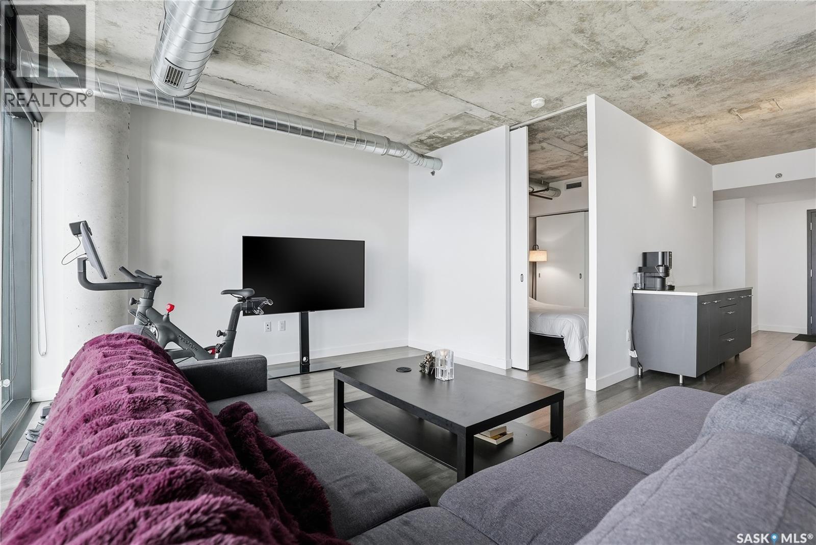 1302 490 2Nd Avenue S, Saskatoon, SK - Indoor