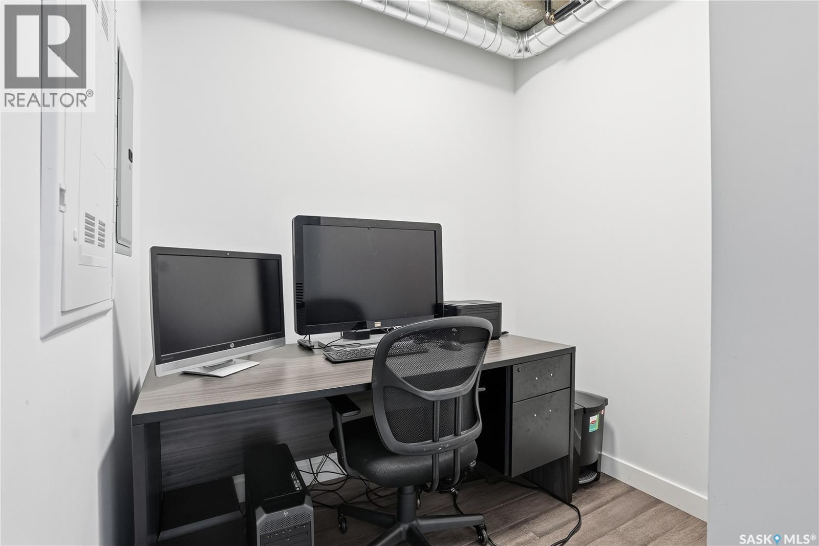 1302 490 2Nd Avenue S, Saskatoon, SK - Indoor Photo Showing Office