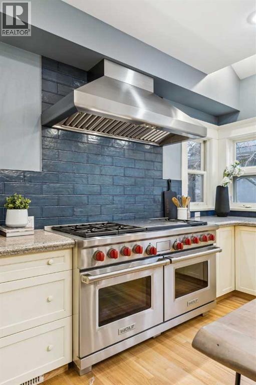 3019 6 Street Sw, Calgary, AB - Indoor Photo Showing Kitchen