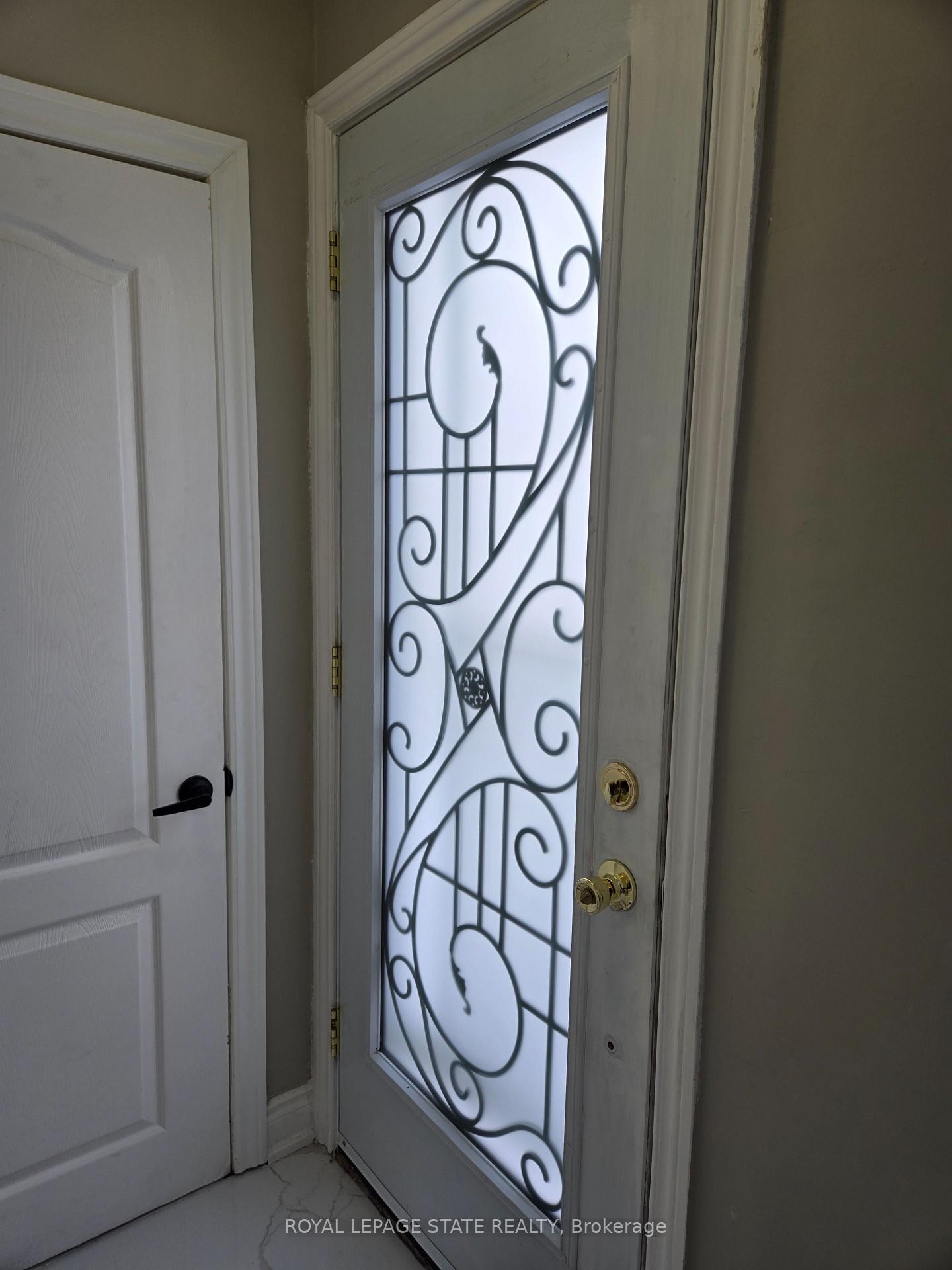 91 Barons Avenue S, Hamilton, ON - Indoor Photo Showing Other Room