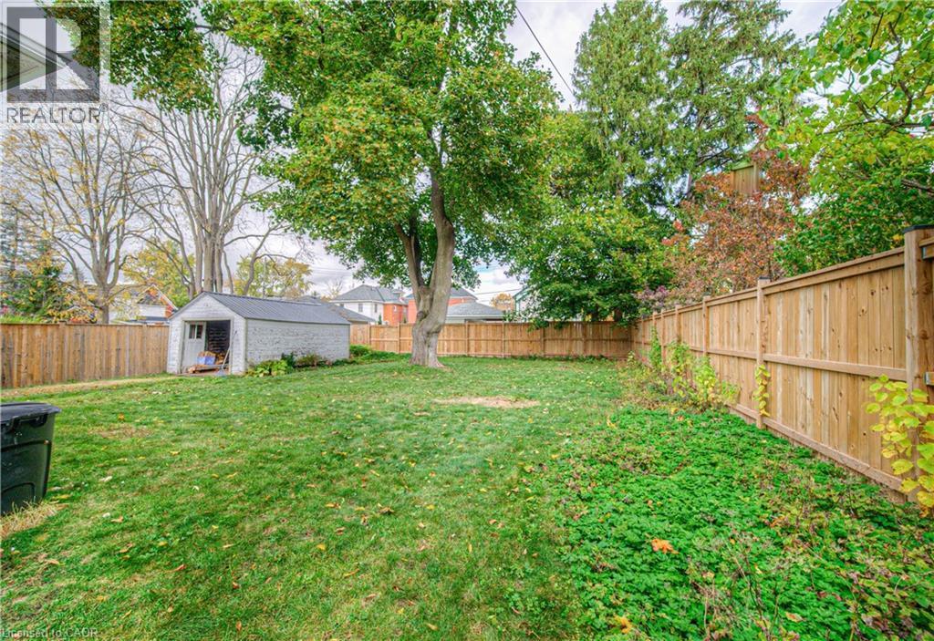 543 Queenston Road, Cambridge, ON - Outdoor With Backyard