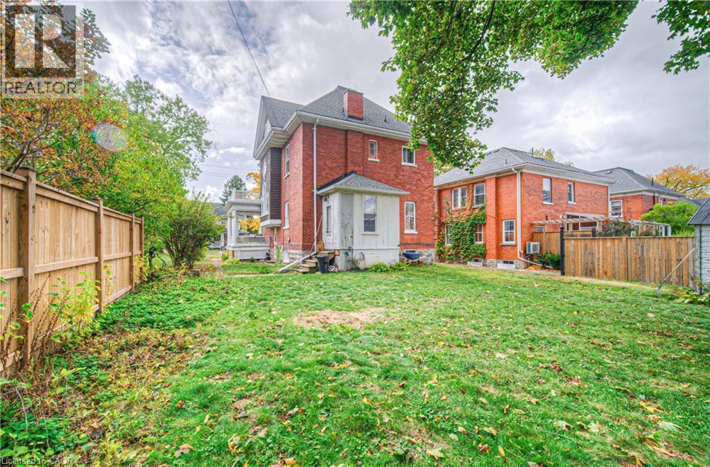 543 Queenston Road, Cambridge, ON - Outdoor