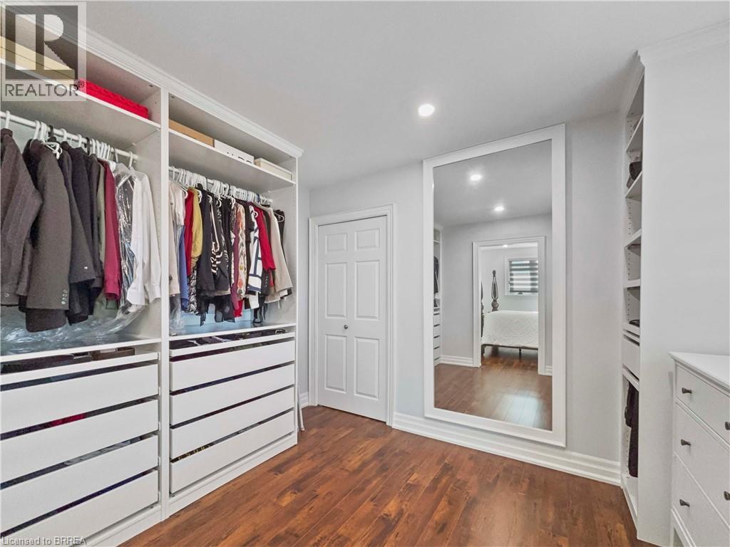 701 Upper Paradise Road, Hamilton, ON - Indoor With Storage