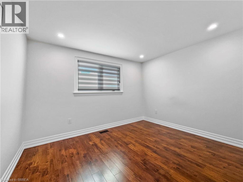 701 Upper Paradise Road, Hamilton, ON - Indoor Photo Showing Other Room