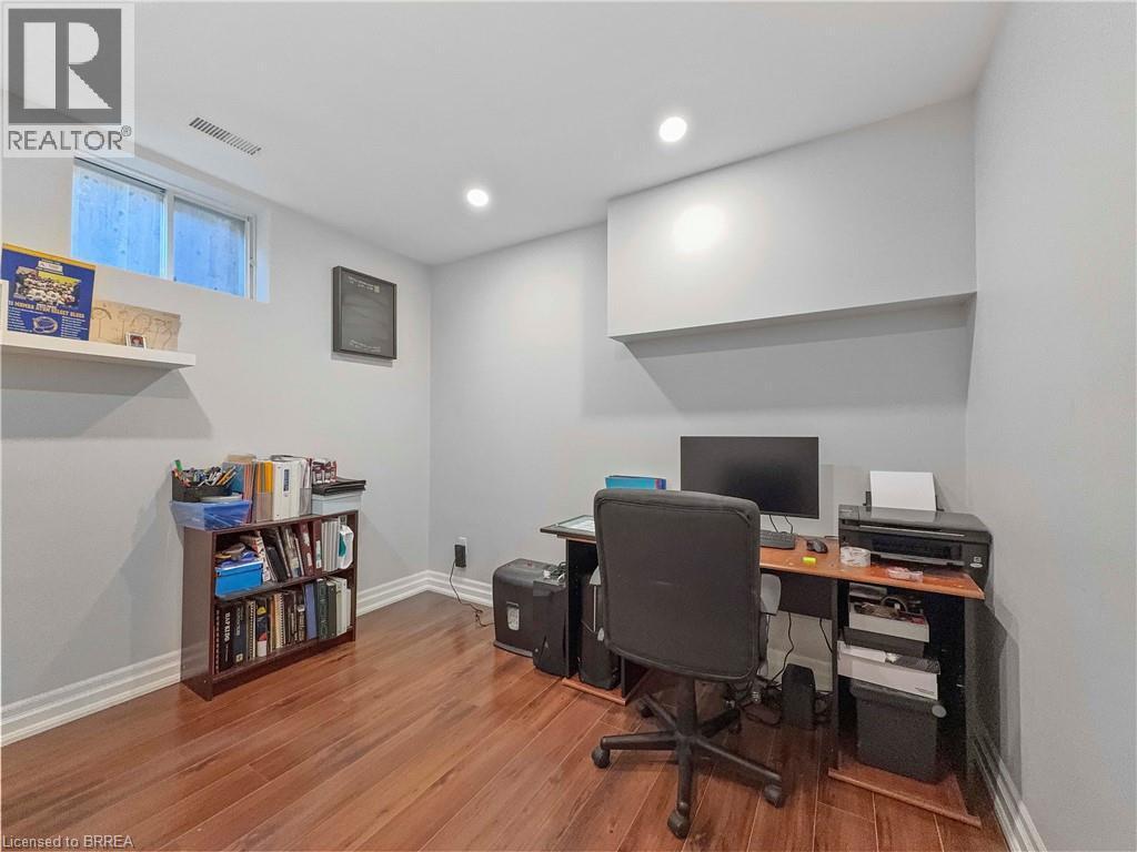 701 Upper Paradise Road, Hamilton, ON - Indoor Photo Showing Office