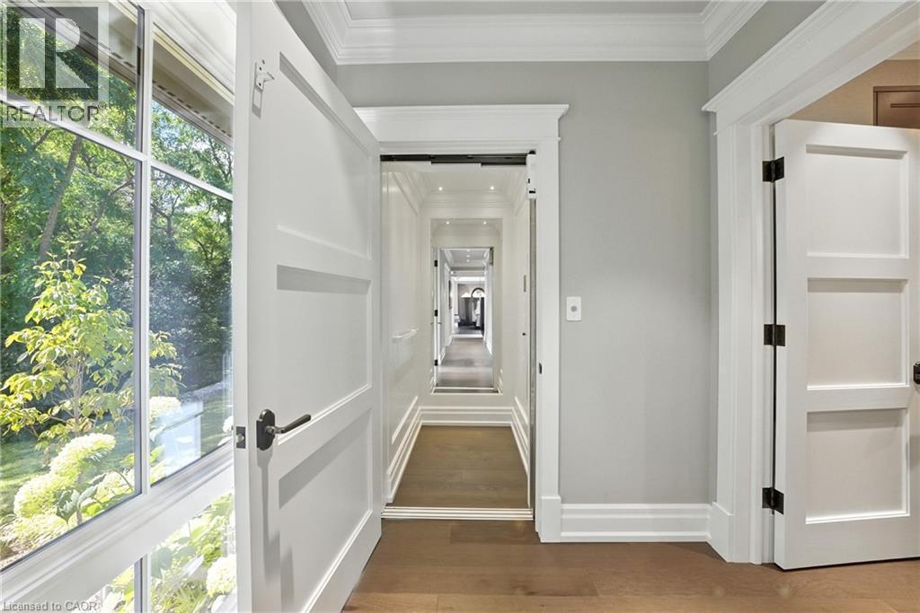 Elevator - 597 Old York Road, Burlington, ON - Indoor Photo Showing Other Room