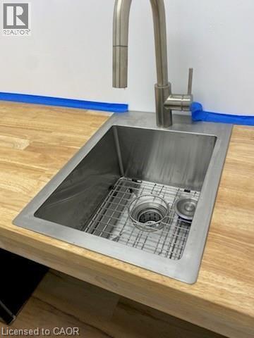 120 Parkdale Avenue N, Hamilton, ON - Indoor Photo Showing Other Room