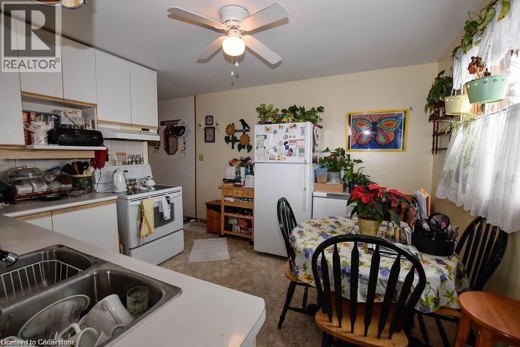 120 Parkdale Avenue N, Hamilton, ON - Indoor Photo Showing Dining Room