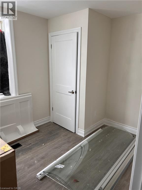 33-35 E Wood Street E, Hamilton, ON - Indoor Photo Showing Other Room