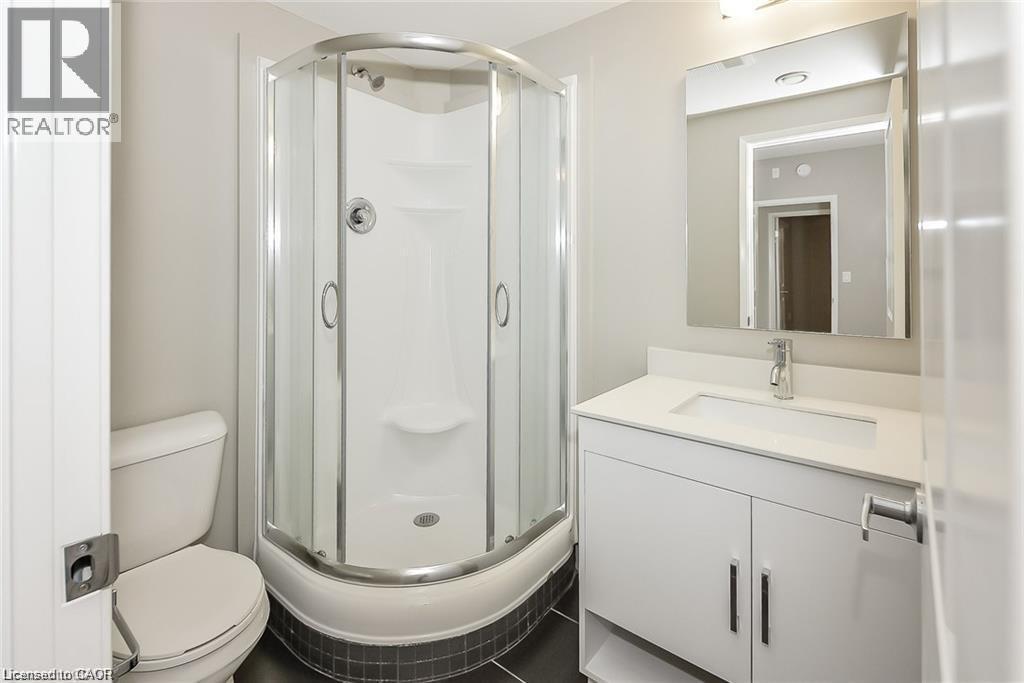 Bed 1 Ensuite - 1291 Gordon Street Unit# 223, Guelph, ON - Indoor Photo Showing Bathroom