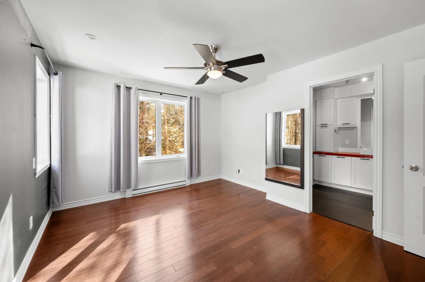 Primary bedroom - 750 Rue De Plaisance, Sainte-Adèle, QC - Indoor Photo Showing Other Room
